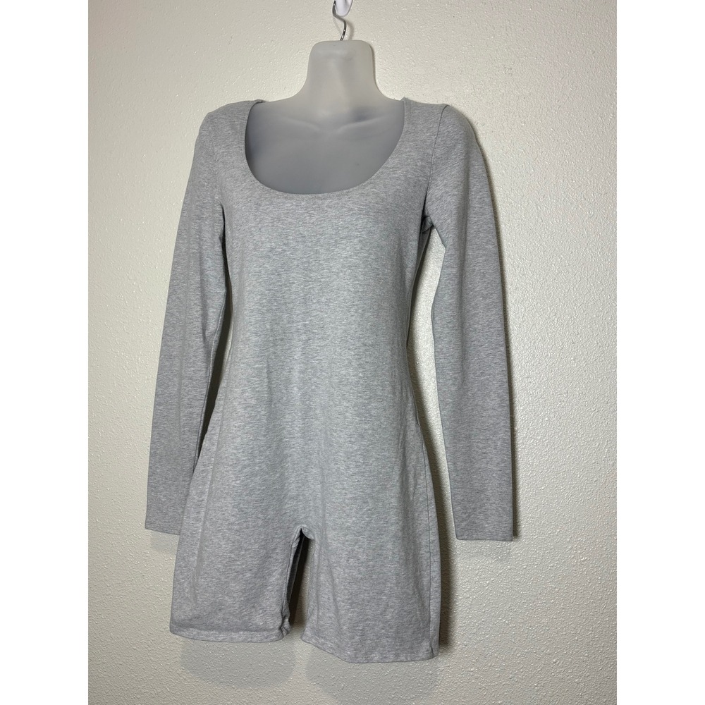 Forever 21 Gray Long Sleeve Scoop Neck Romper Bodysuit Size Medium Heather Gray
